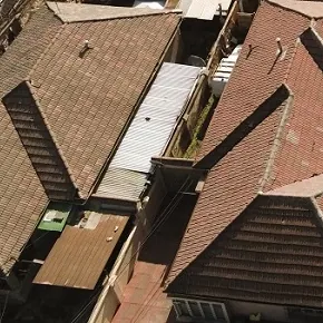 Vista aérea de techos para inspección